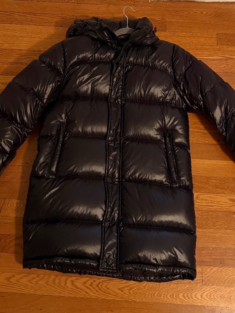 Aritzia Super Puff - Hi Gloss Mid Length - Size M